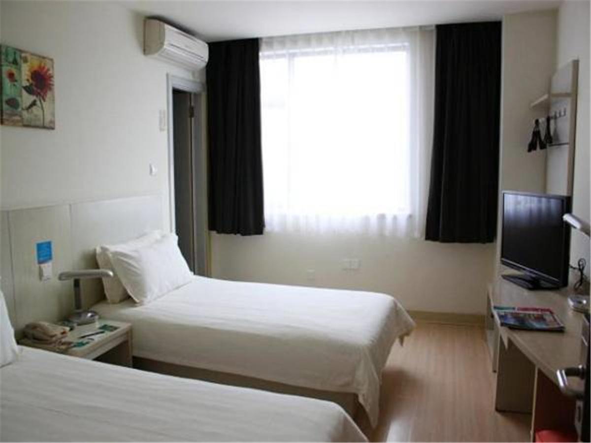 Jingjiang Inn Shanghai Baoyang Pier Exterior photo